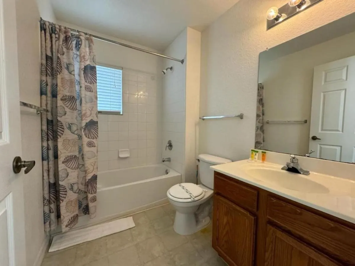 Holiday home 4 Bedroom 3 Bathroom At Seven Dwarfs 8-107 Kissimmee