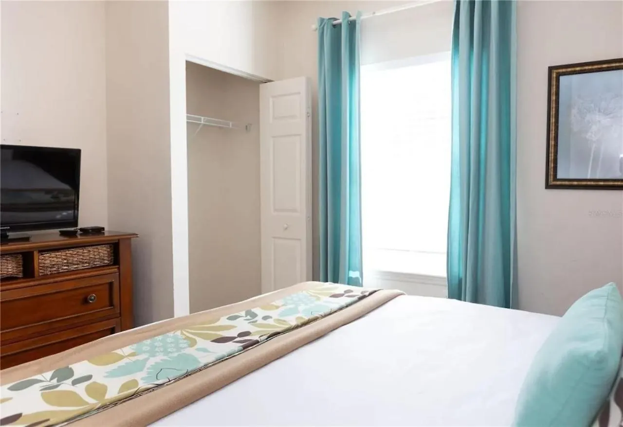 Holiday home 3 Bedroom 2 Bathroom Lucaya Village 15-103