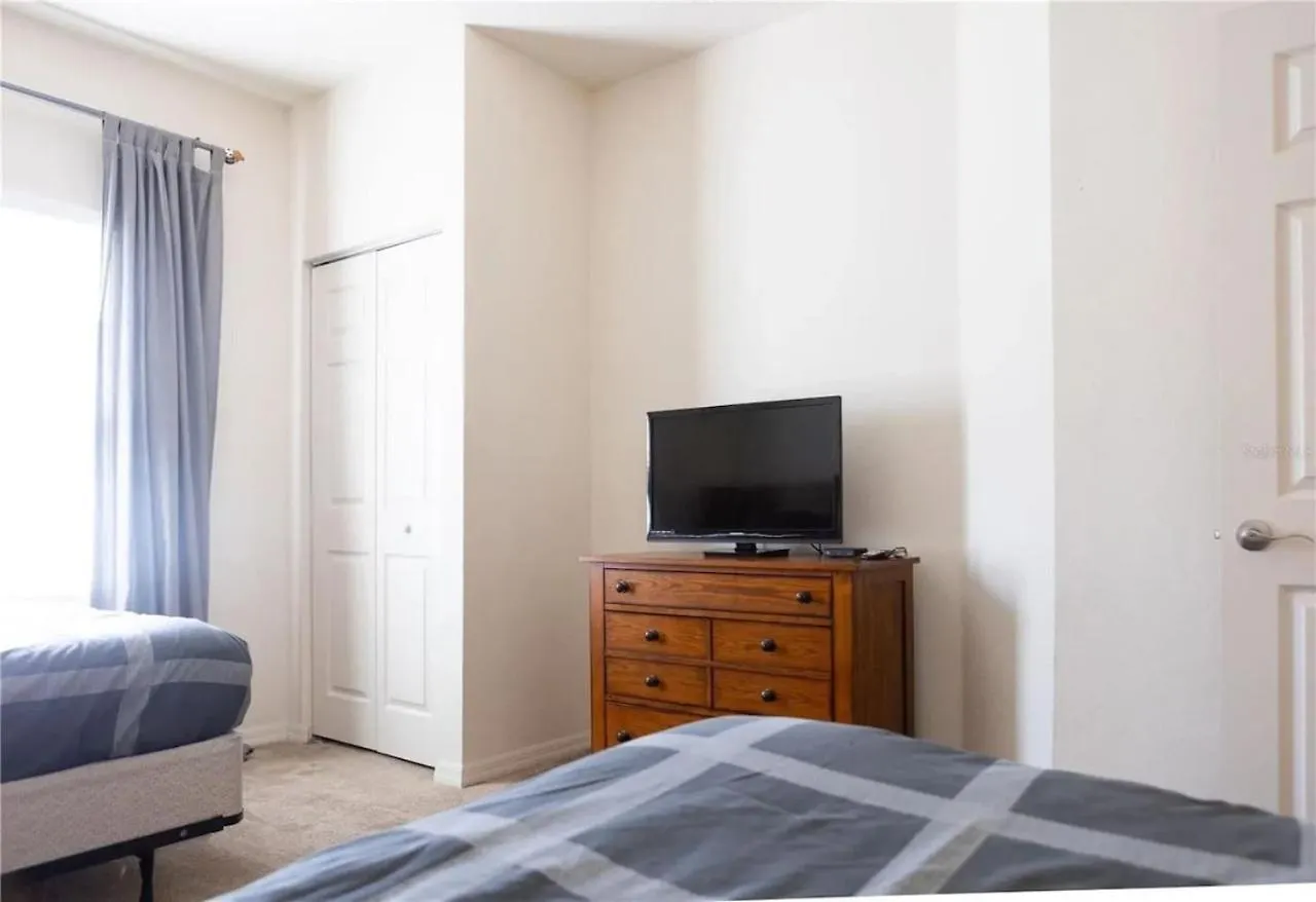 3 Bedroom 2 Bathroom Lucaya Village 15-103 *