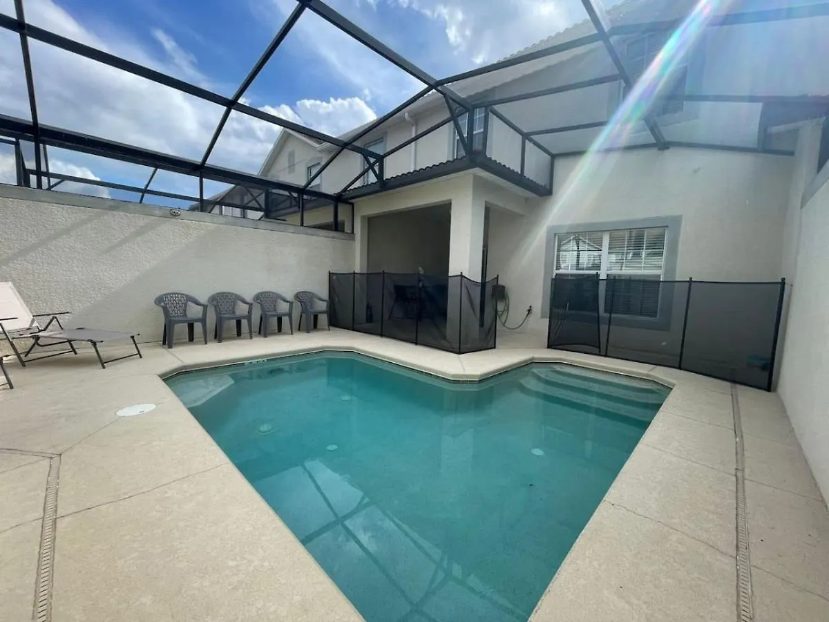 4 Bedroom 3 Bathroom Storey 4895ct Holiday home *