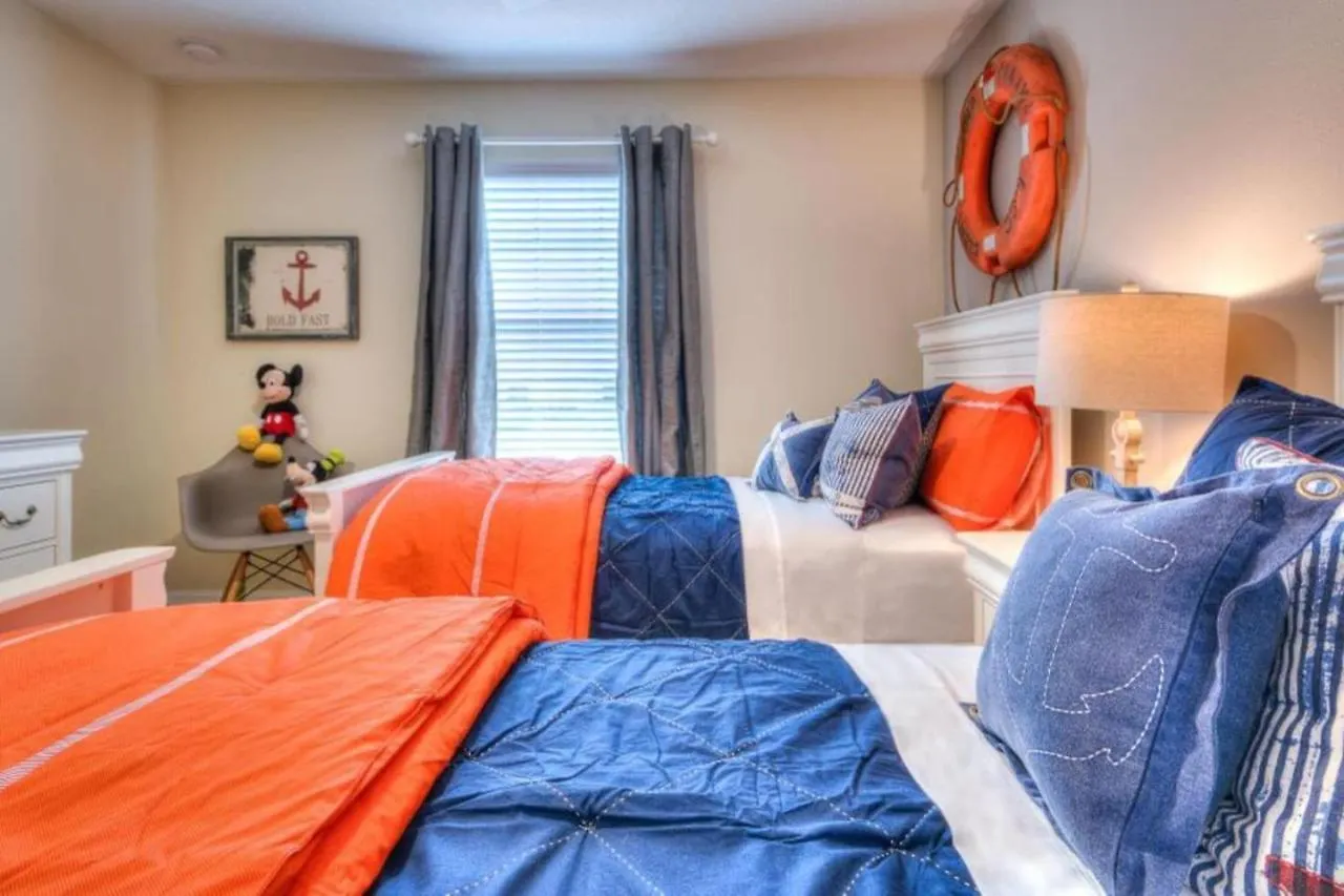 4 Bedroom 3 Bathroom Storey 4895ct * Kissimmee
