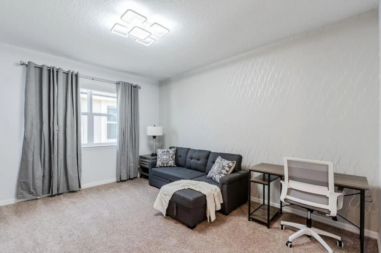 4 Bedroom 3.5 Bathroom Solara 9024em