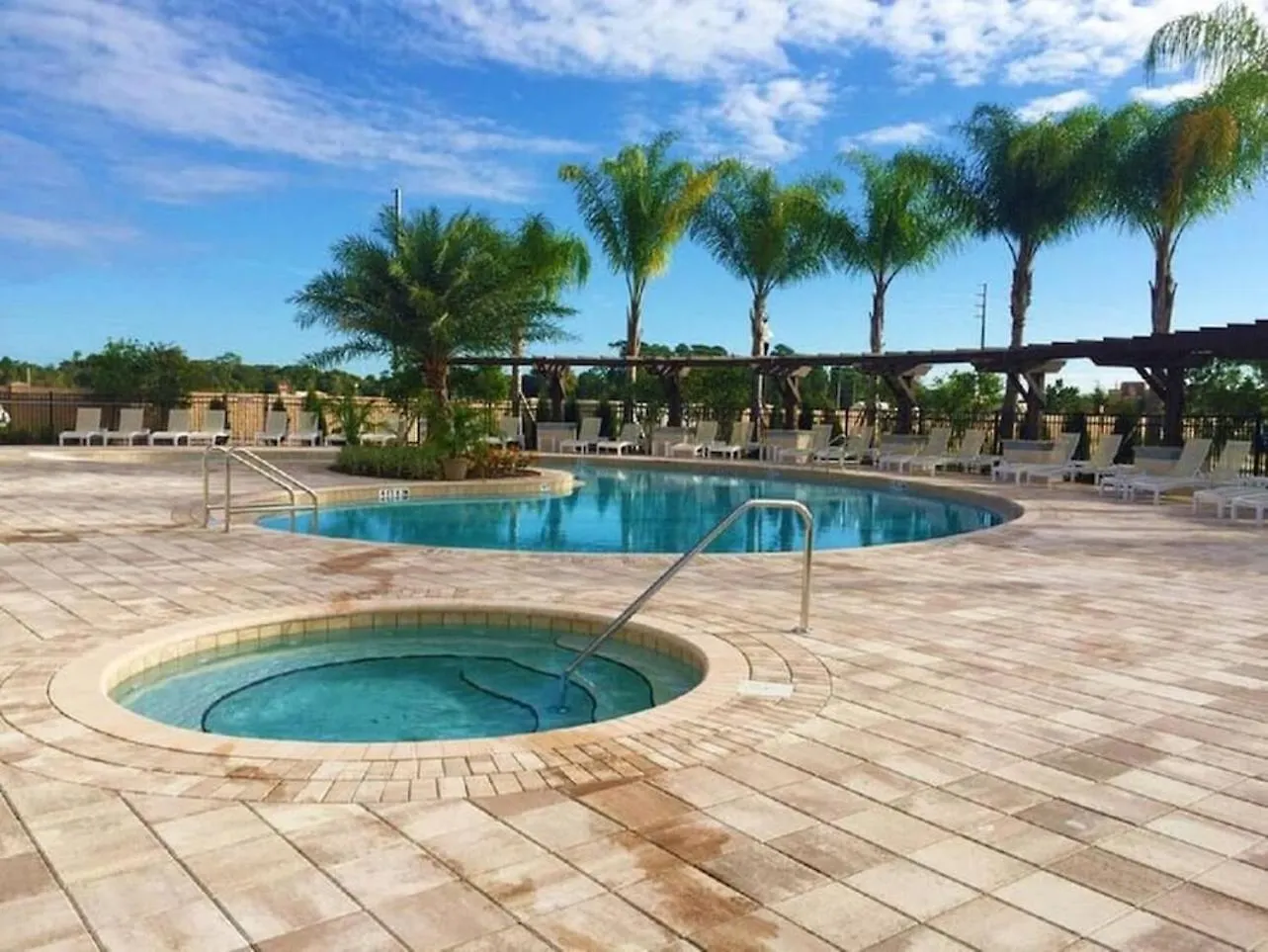 3 Bedroom Townhouse Fits 8, 10' To Parks! * Kissimmee