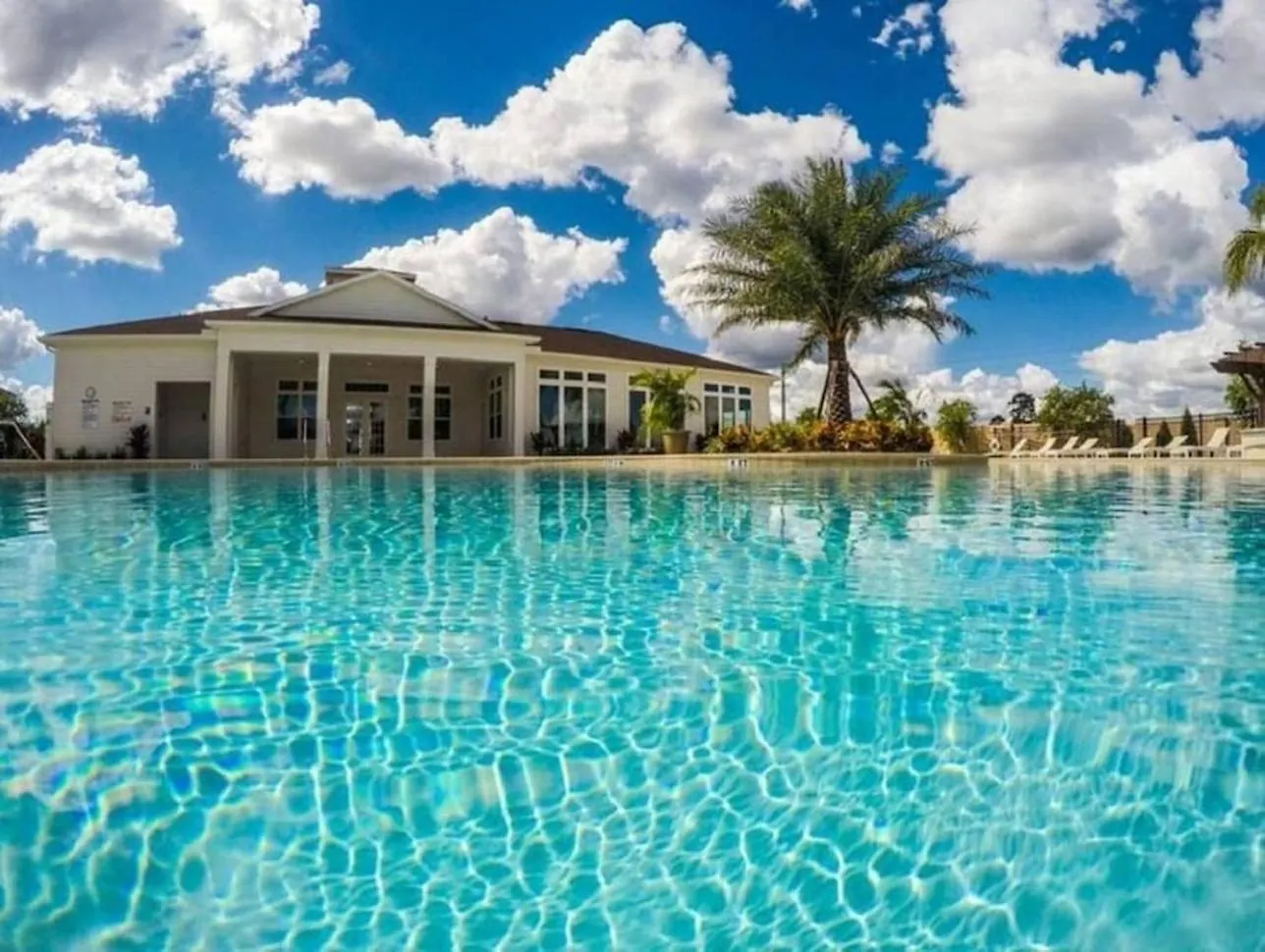 Holiday home 3 Bedroom Townhouse In Luxury Resort, Sleeps 8, 10 Min To Disney! Kissimmee