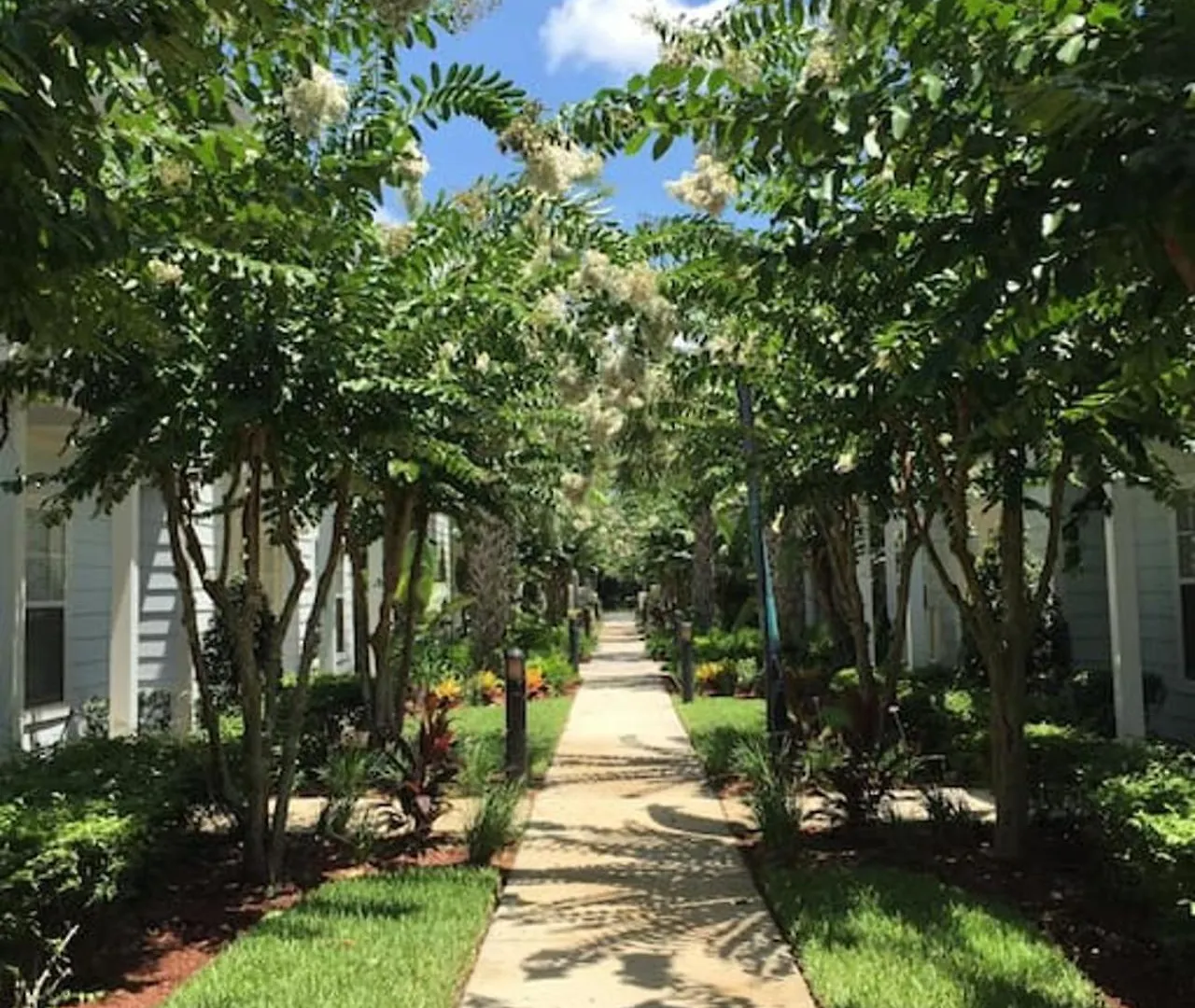 3 Bedroom Townhouse In Luxury Resort, Sleeps 8, 10 Min To Disney!