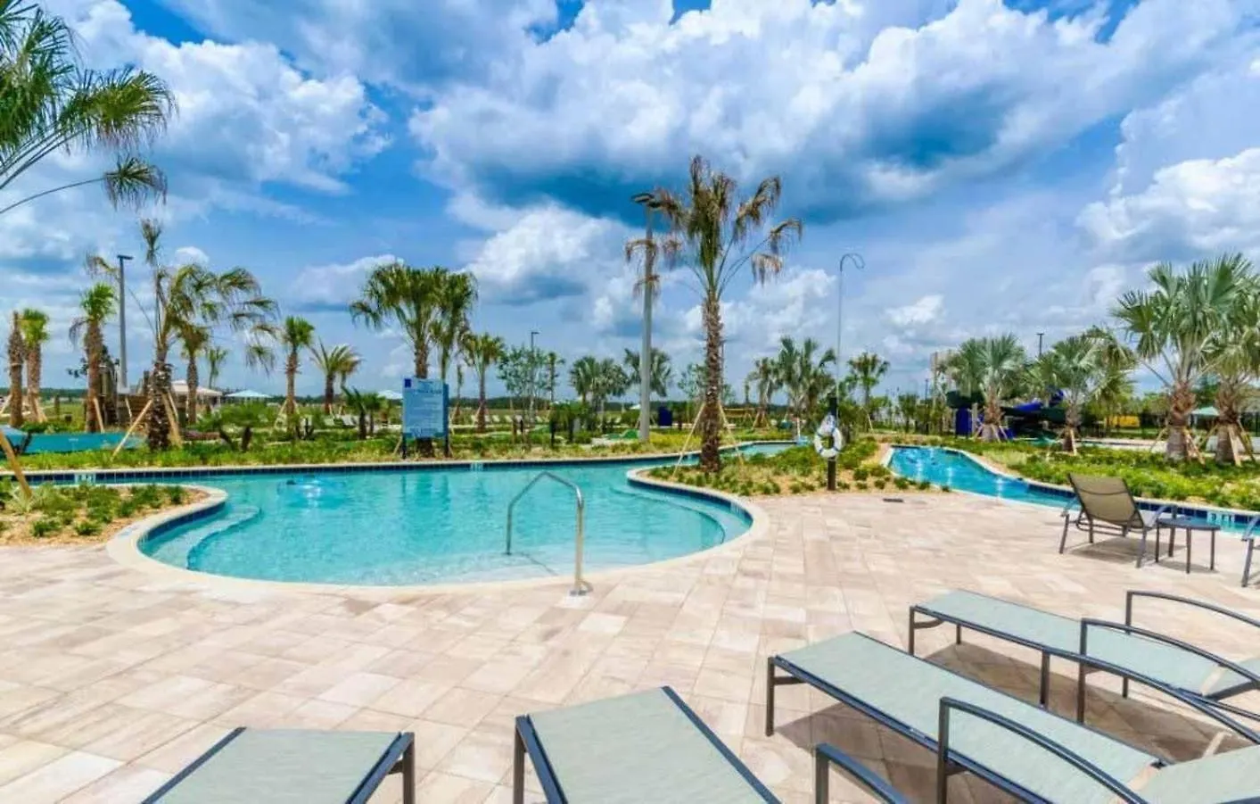High End In Luxurious Storey Community Next To Disney! Apartment *
