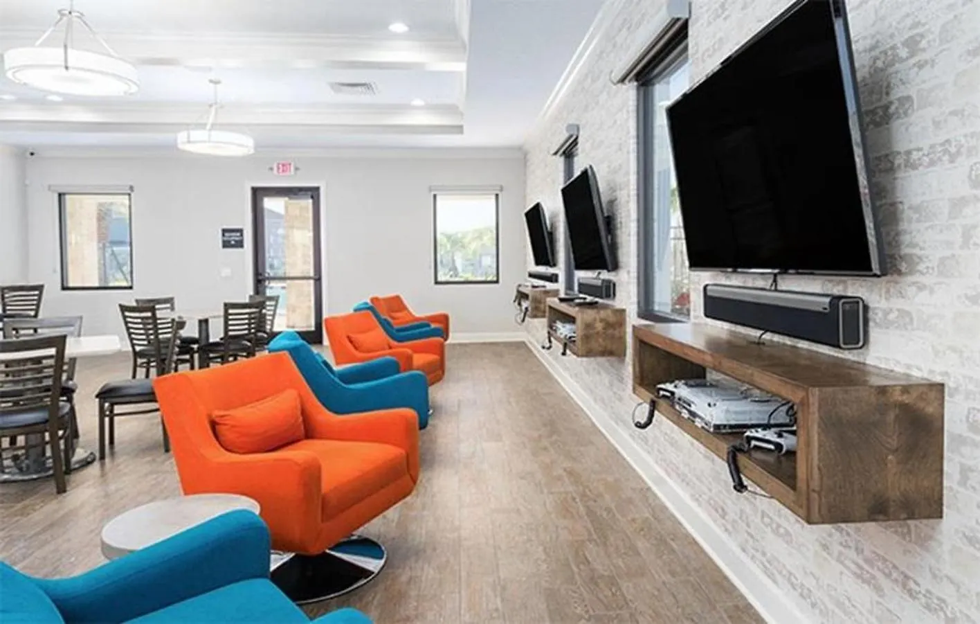 High End In Luxurious Storey Community Next To Disney! Kissimmee