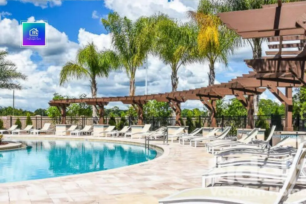 Spacious 4-bedroom House Near Disney Holiday home