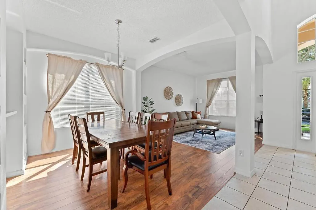 度假居 7br Family Friendly Pool Near World
