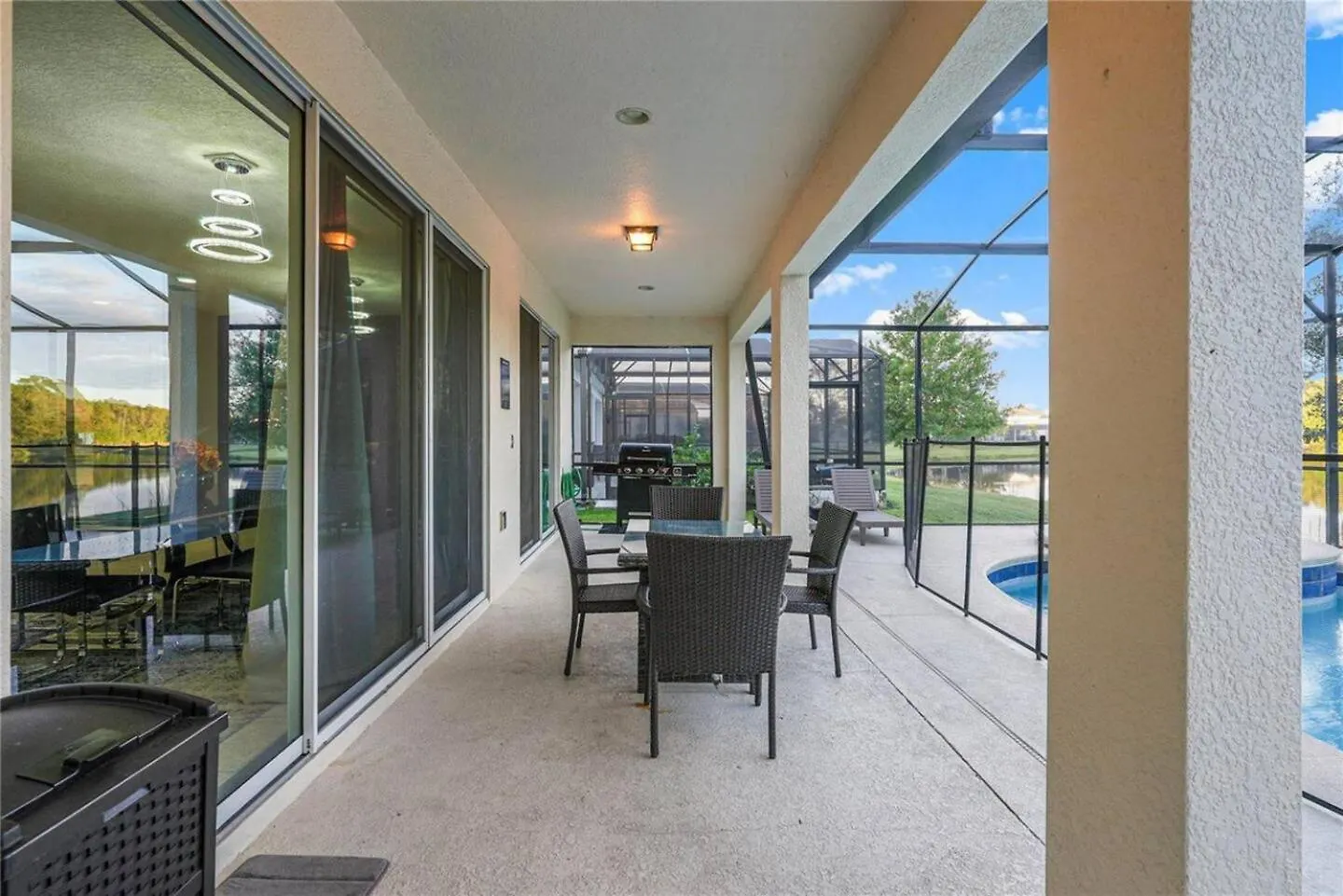 Holiday home Massive 10Br! Pool, Theater, Game Fun! Kissimmee