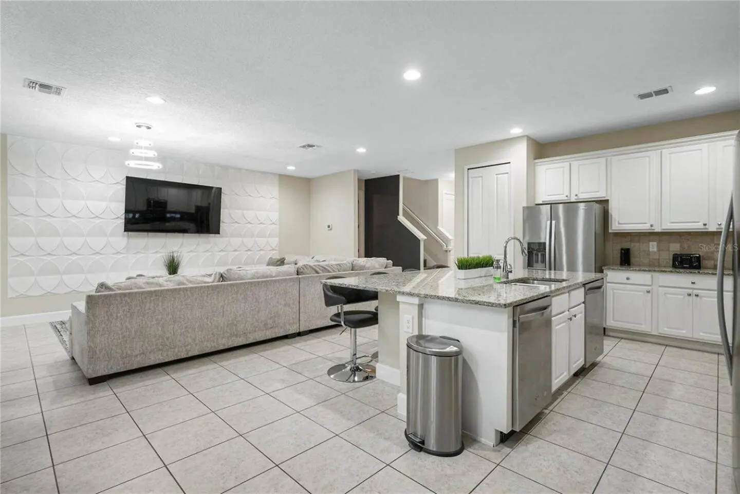Massive 10Br! Pool, Theater, Game Fun! Holiday home