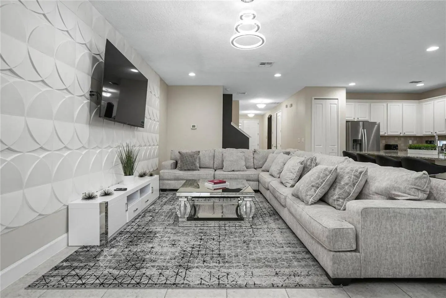 Holiday home Massive 10Br! Pool, Theater, Game Fun!