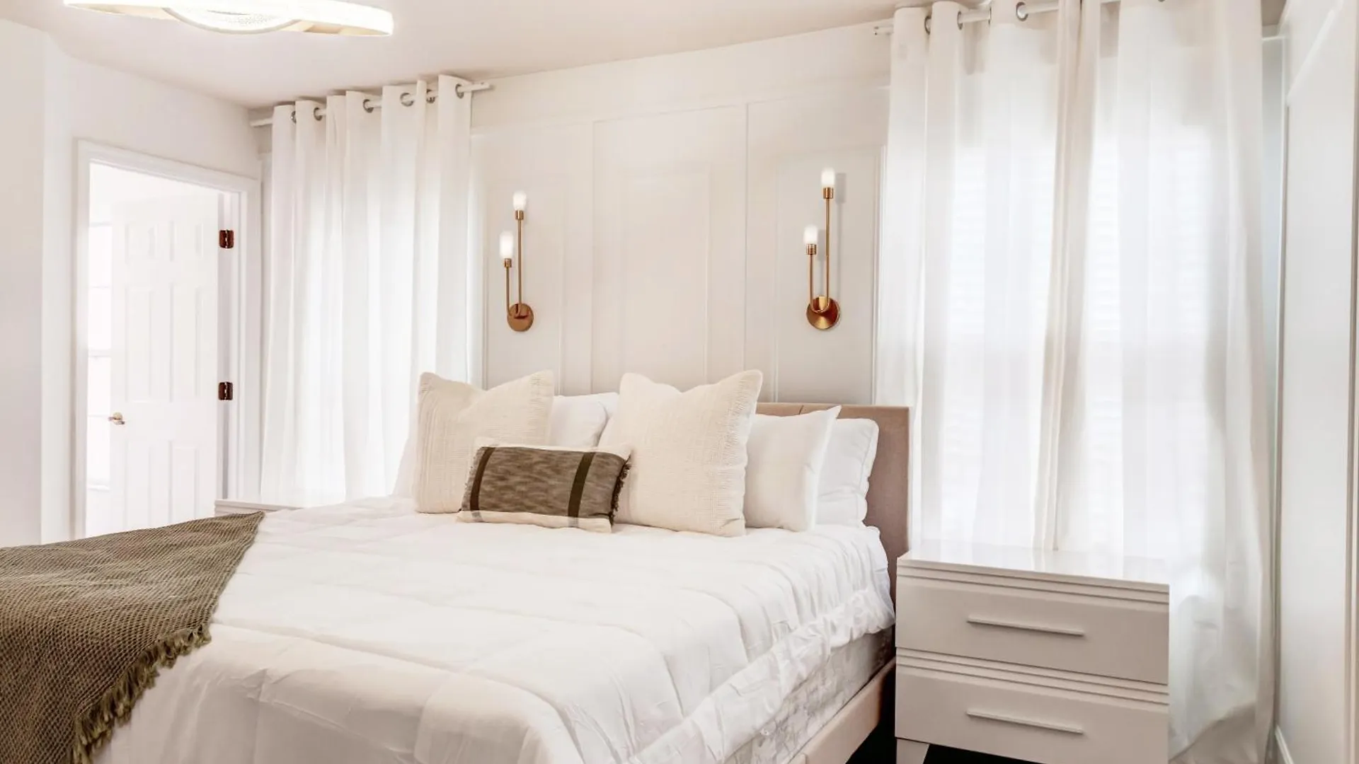 8523 Charming Townhouse Perfect For Family *
