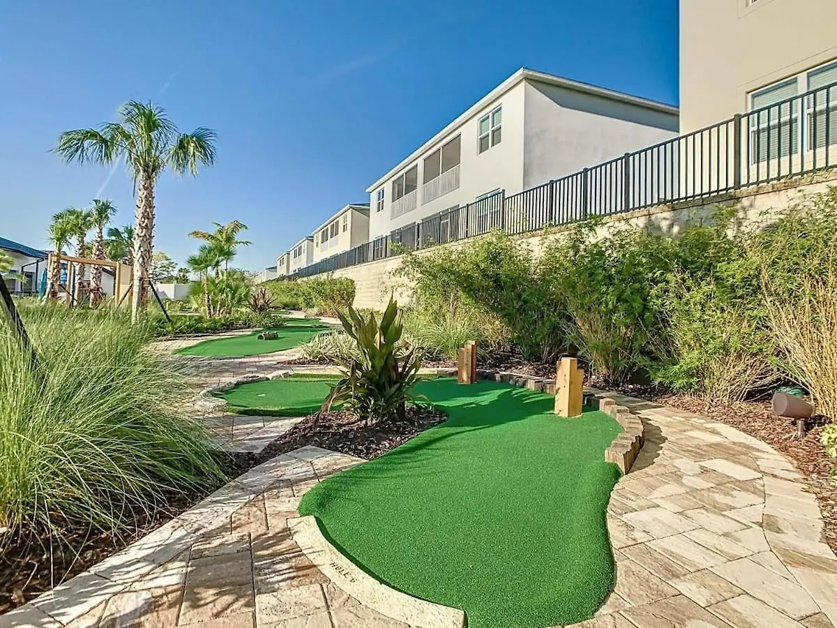 Superb Thematic 2br With 2 Clubhouses *