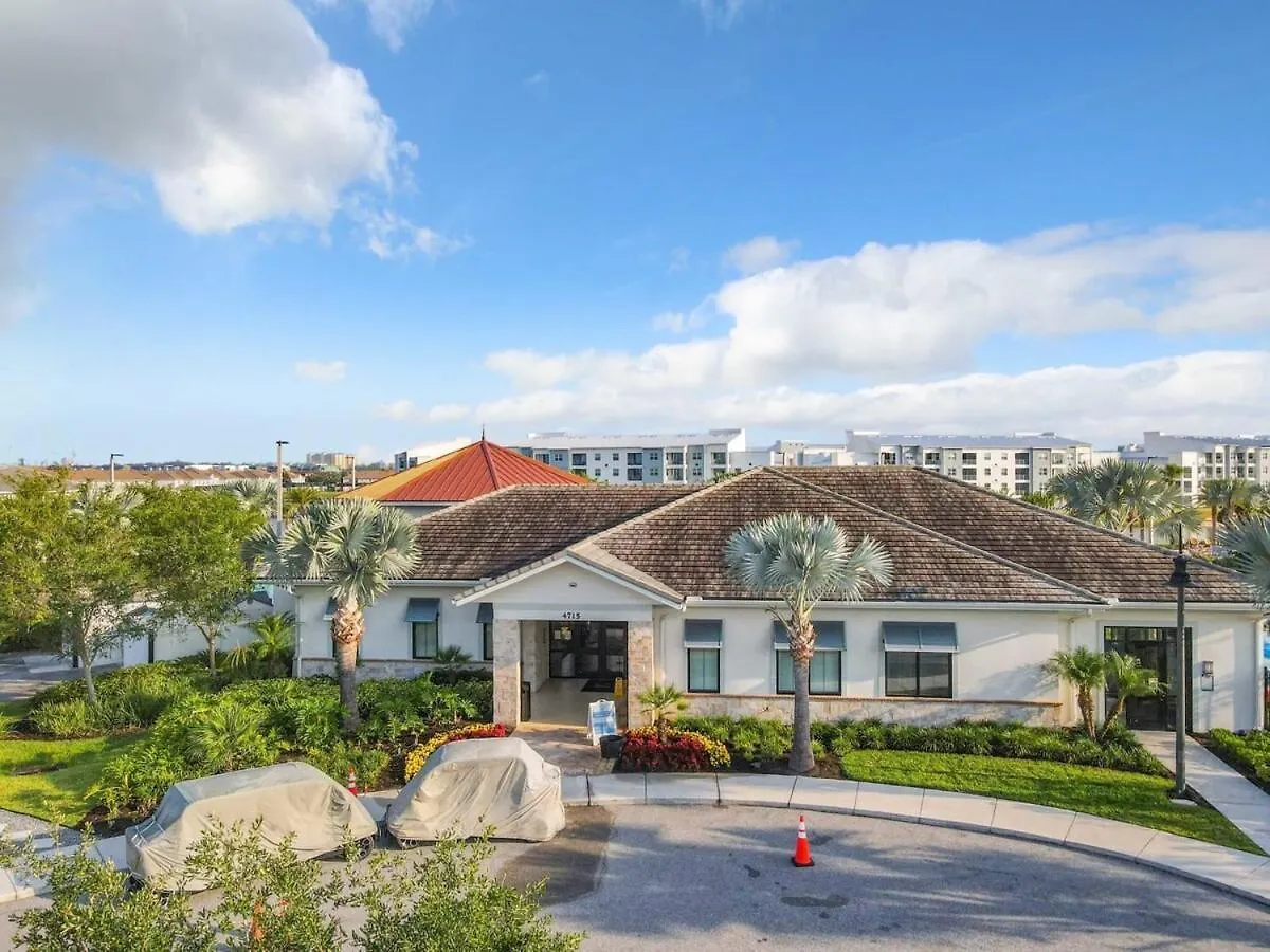 Terrific Thematic Lakeview 2b With 2 Clubhouses * Kissimmee