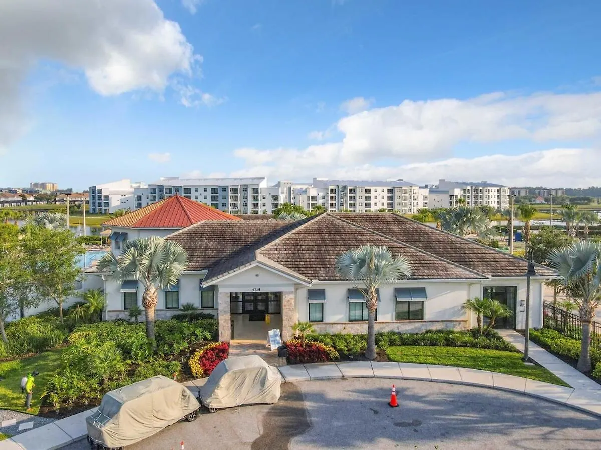 Terrific Thematic Lakeview 2b With 2 Clubhouses