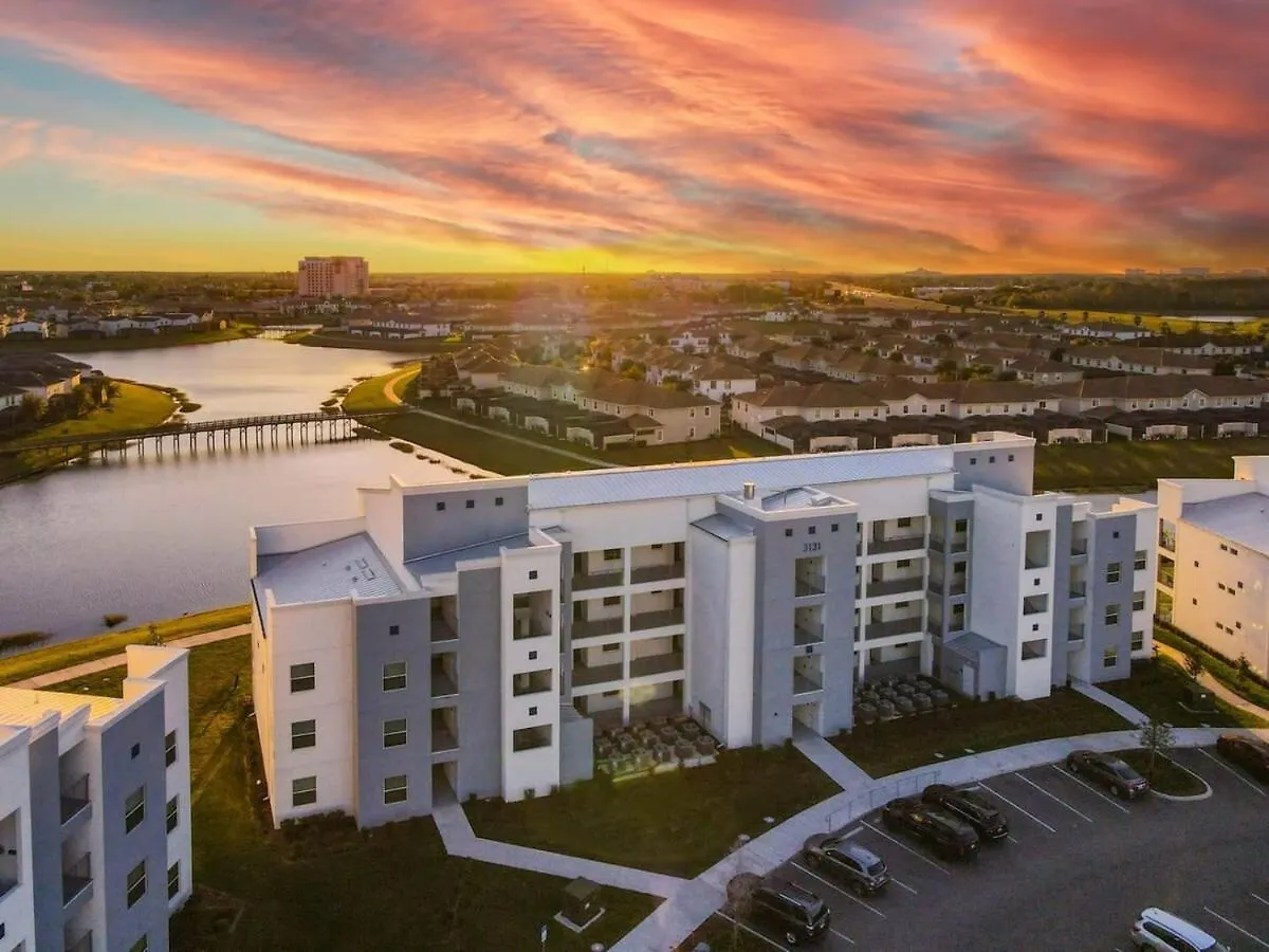 Terrific Thematic Lakeview 2b With 2 Clubhouses * Kissimmee