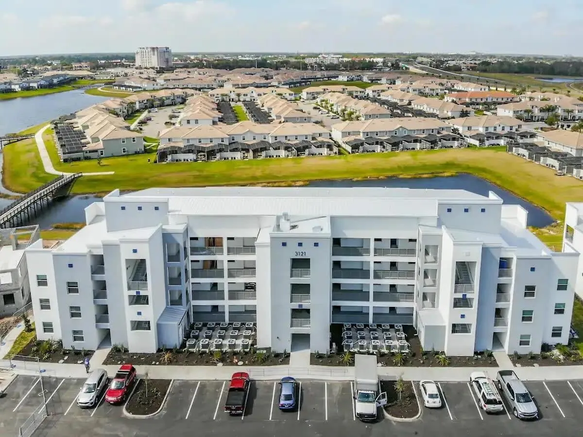 Terrific Thematic Lakeview 2b With 2 Clubhouses Kissimmee