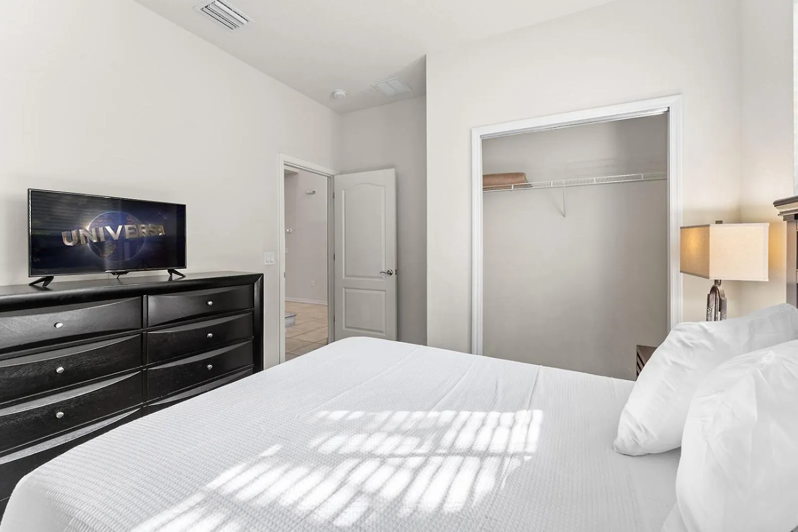 Epic 8br Lakefront Pool Near And Universal Holiday home Kissimmee