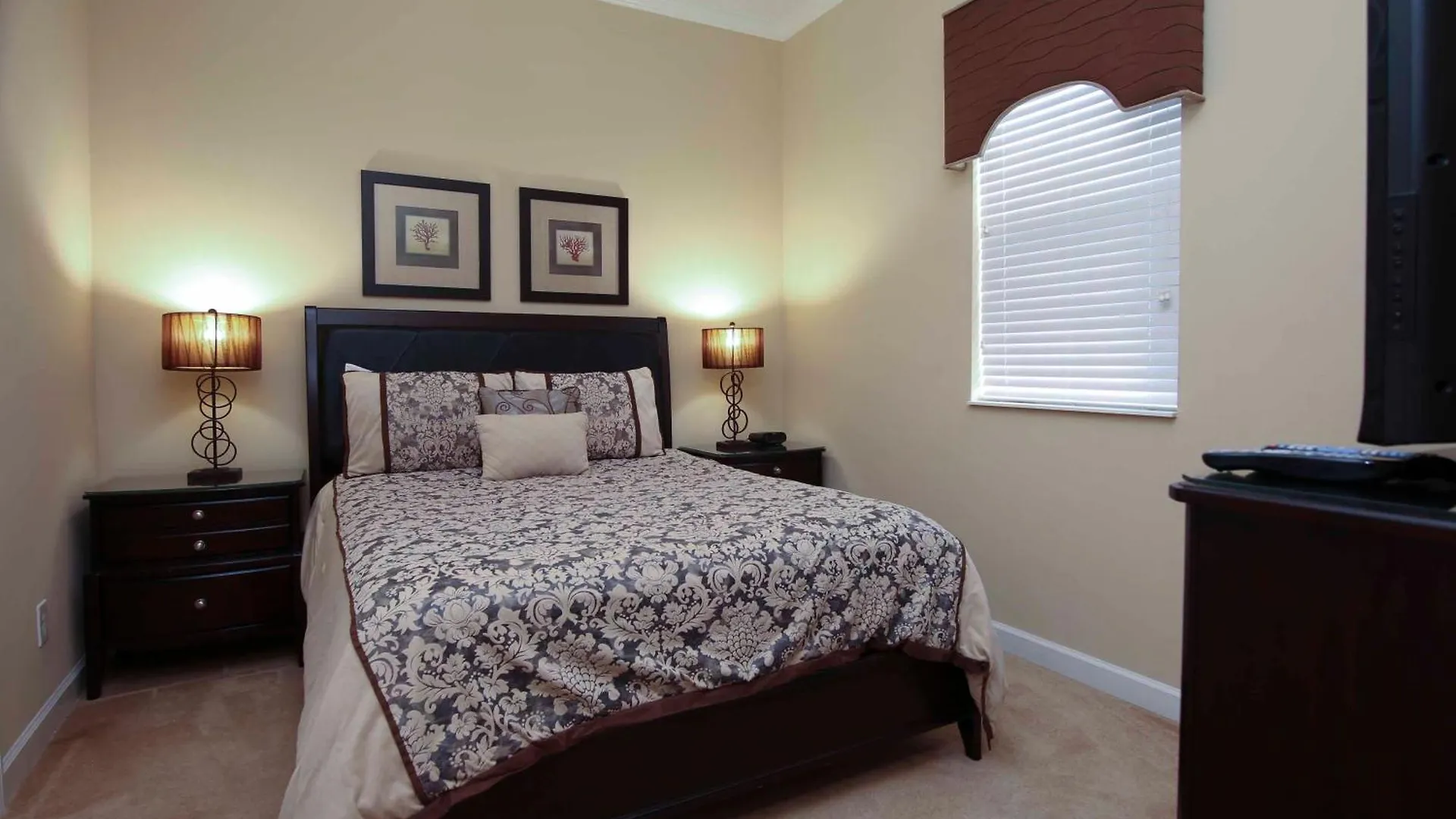 Luxury 5 Bedrooms Minutes From In The Reunion Kissimmee