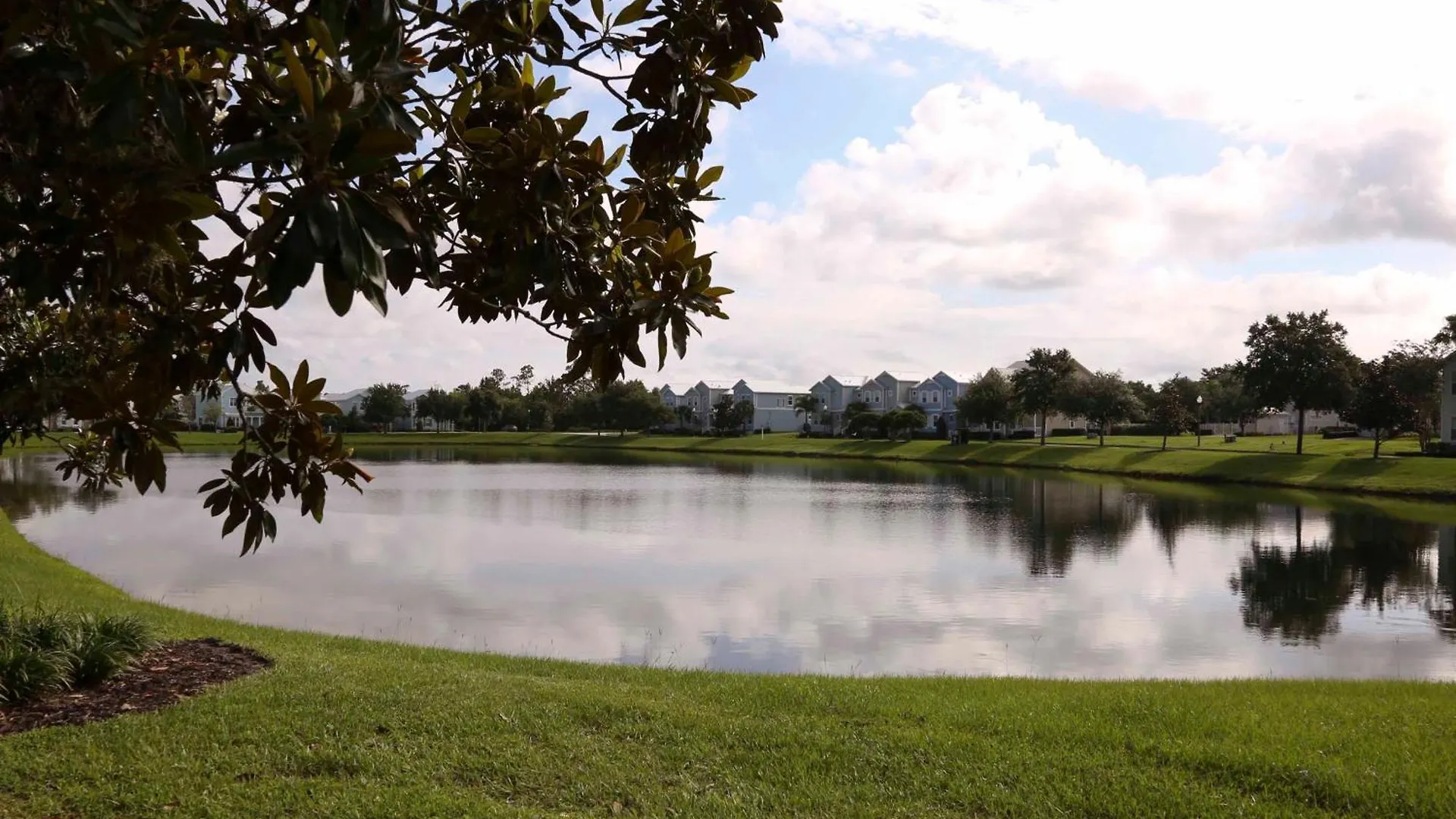 Luxury 5 Bedrooms Minutes From In The Reunion *