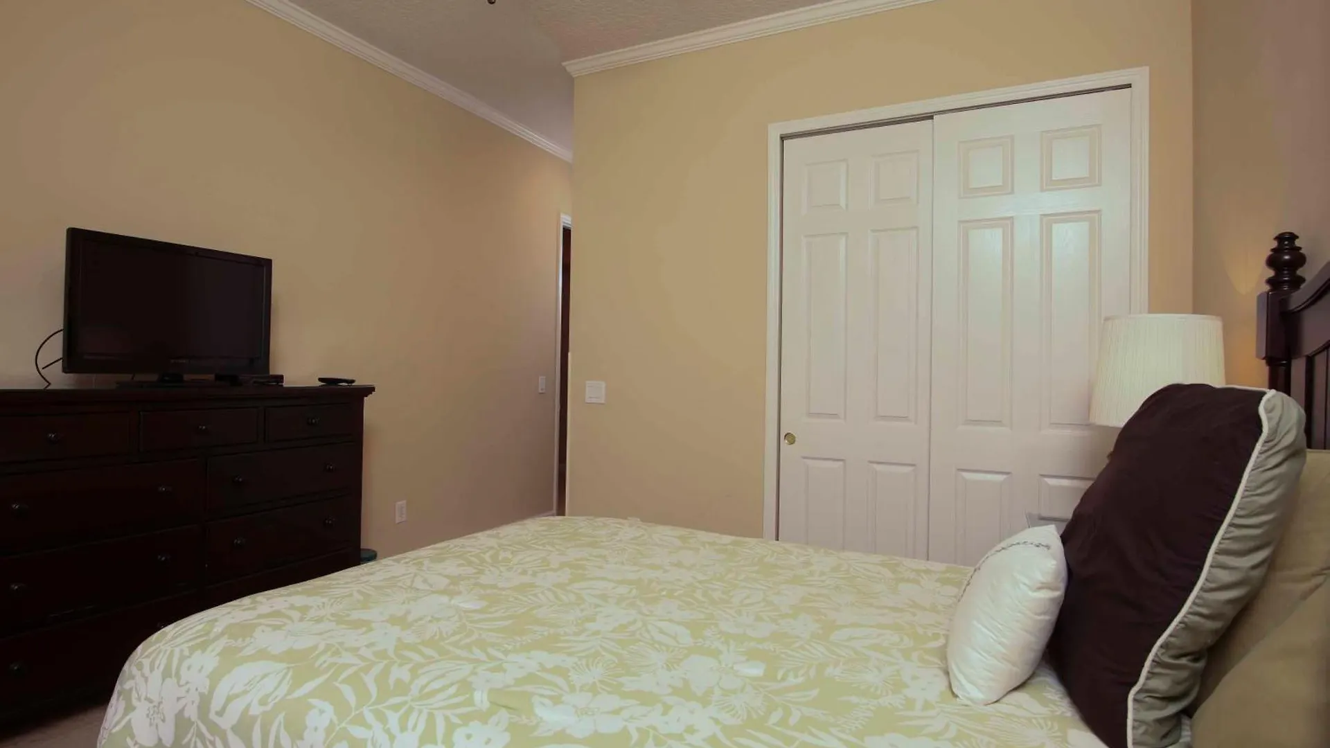 Luxury 5 Bedrooms Minutes From In The Reunion