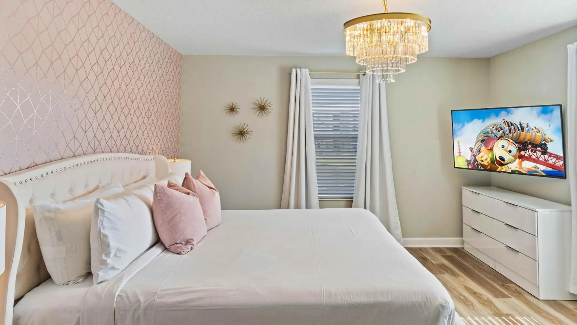 - Storey 1042 Villa *