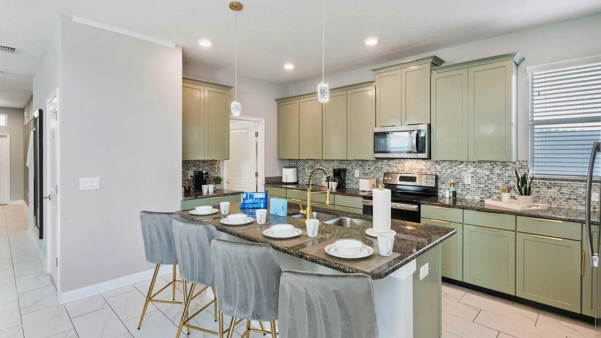 - Storey 1042 Villa *