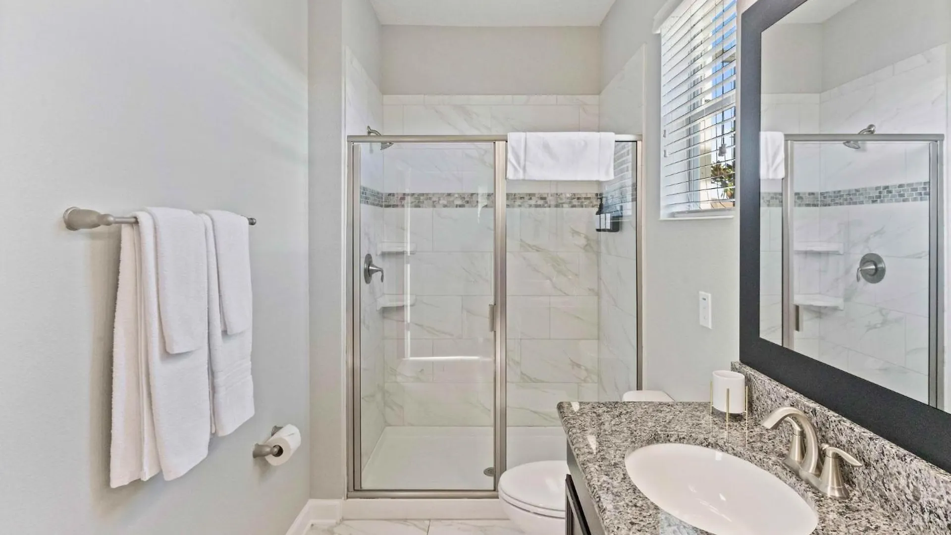 - Storey 1042 * Kissimmee