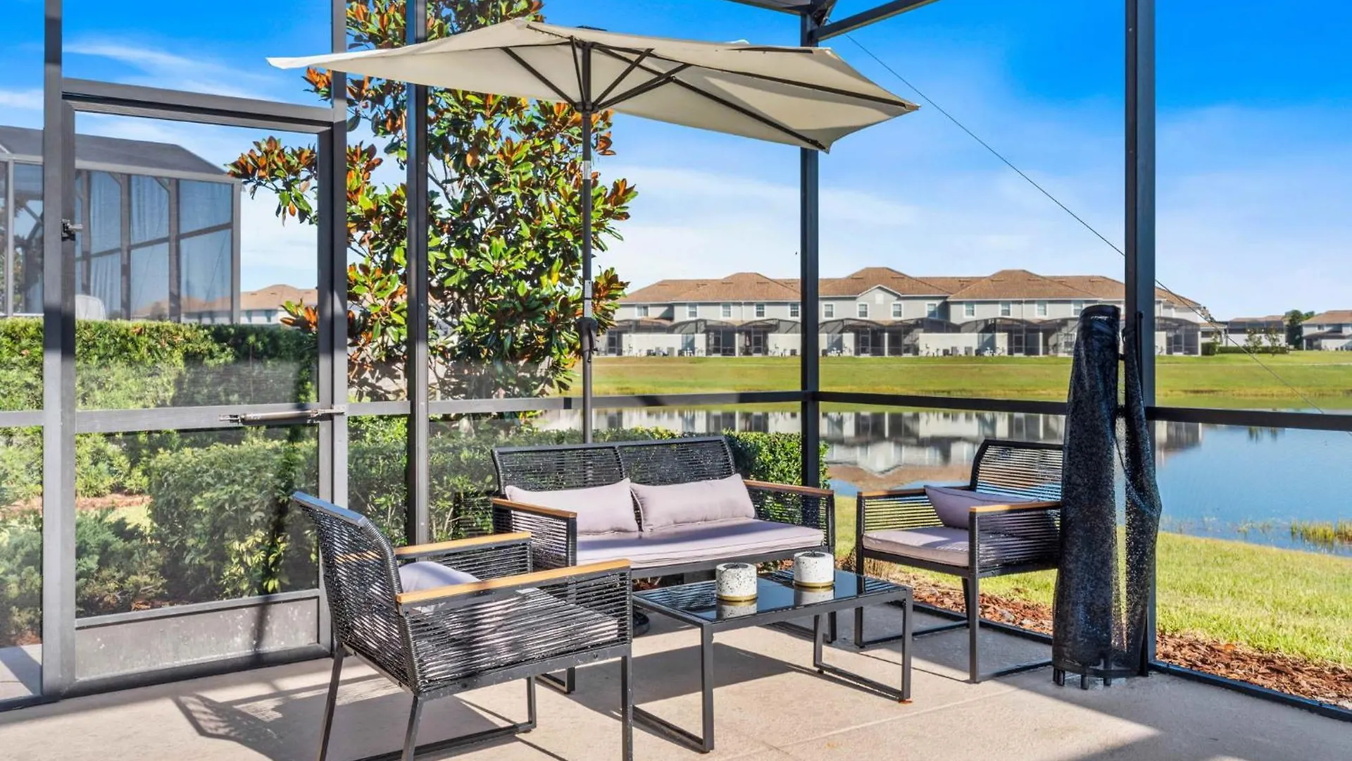 - Storey 1042 * Kissimmee