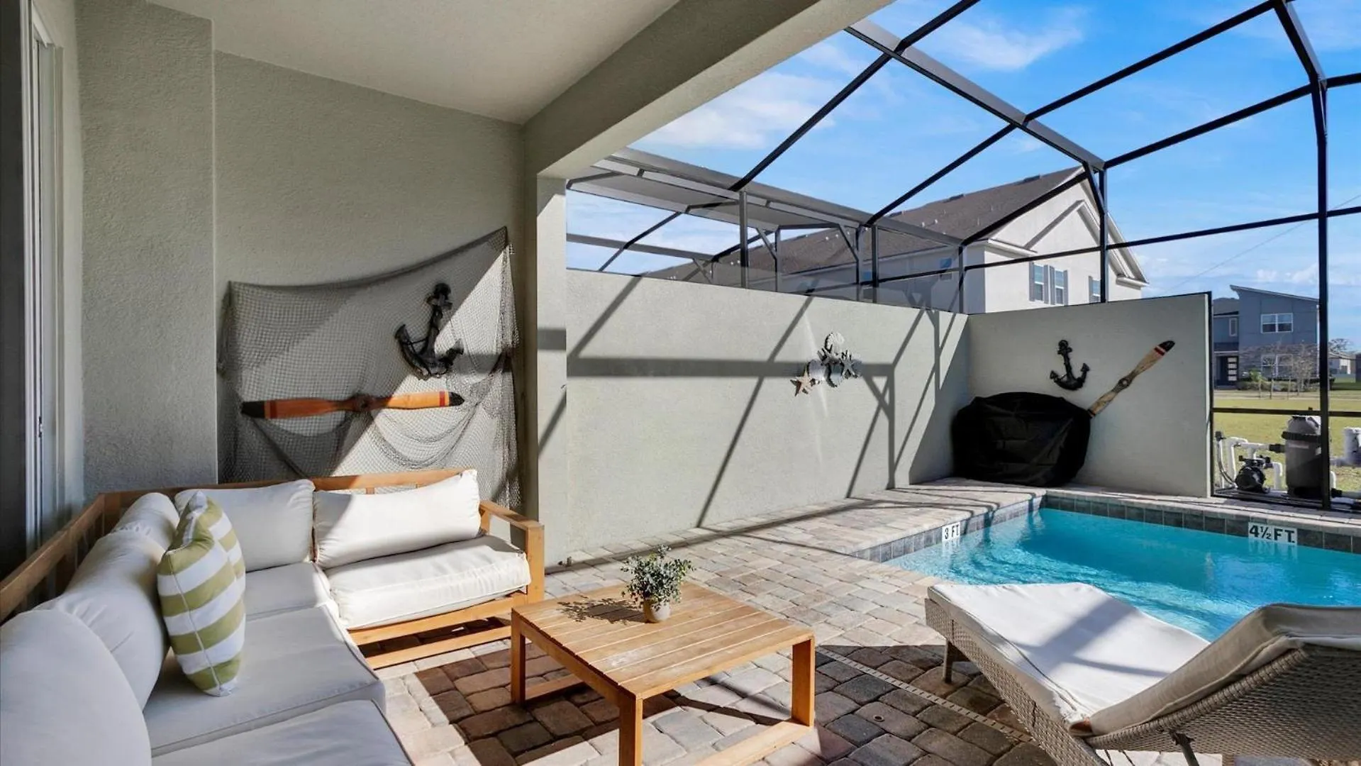 - Solara 464 * Kissimmee