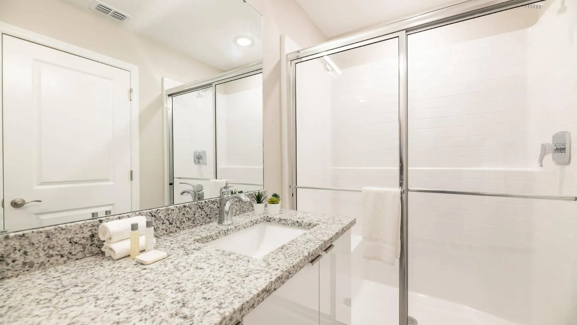 7988 Magical Vacation - 5 Bedrooms Kissimmee