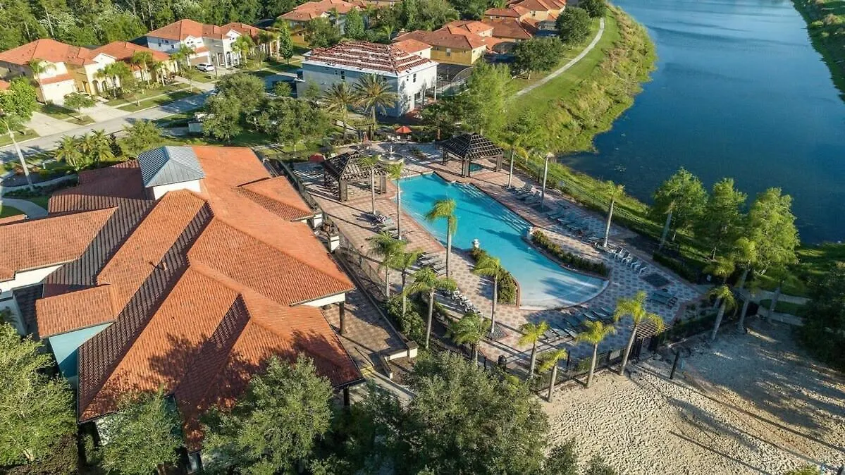 New Vacation Townhome Private Pool Near Disney! Holiday home Kissimmee