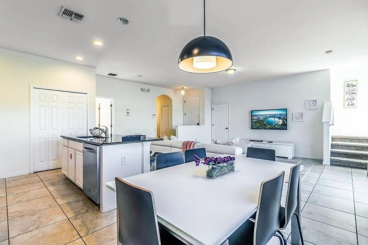 New Vacation Townhome Private Pool Near Disney! Holiday home