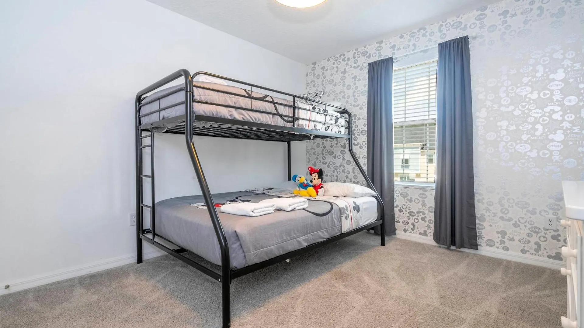 Holiday home Stunning 5 Bedrom At Solara *