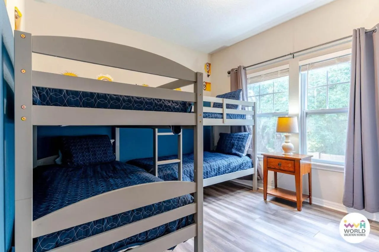 4 Bedroom 3 Bathroom Lucaya Village 17-104 度假居 *