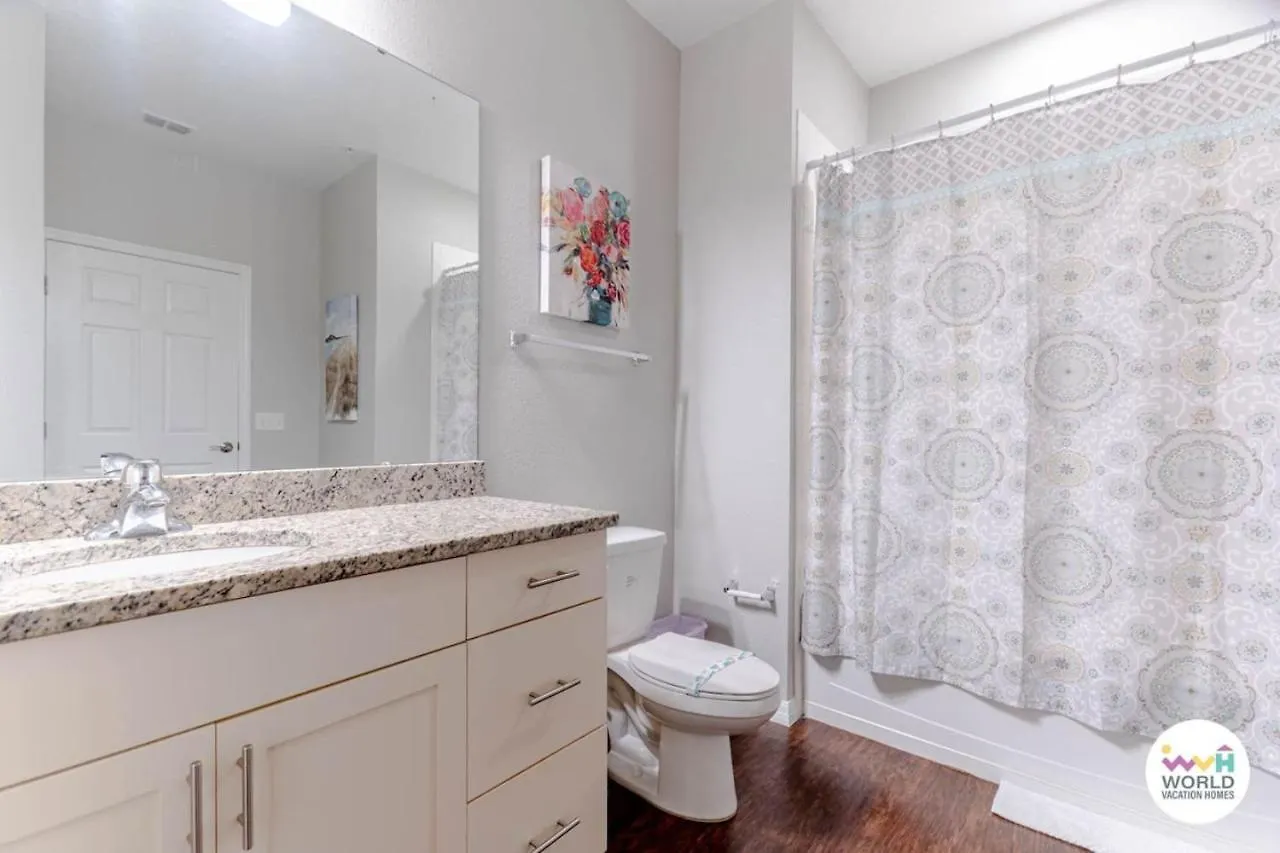 度假居 4 Bedroom 3 Bathroom Lucaya Village 17-104