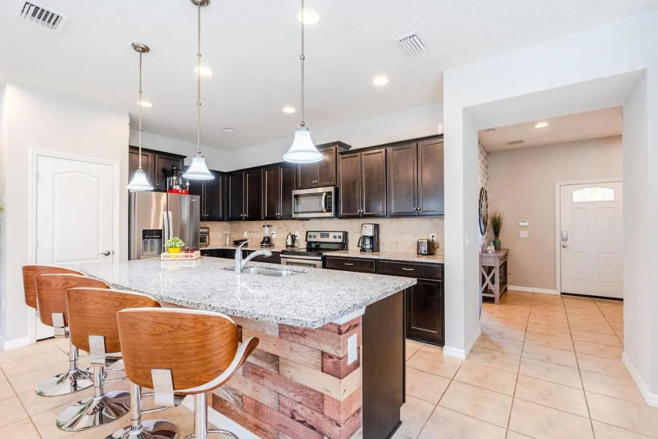 5 Bedroom 4.5 Bathroom Windsor At Westside 8883 *