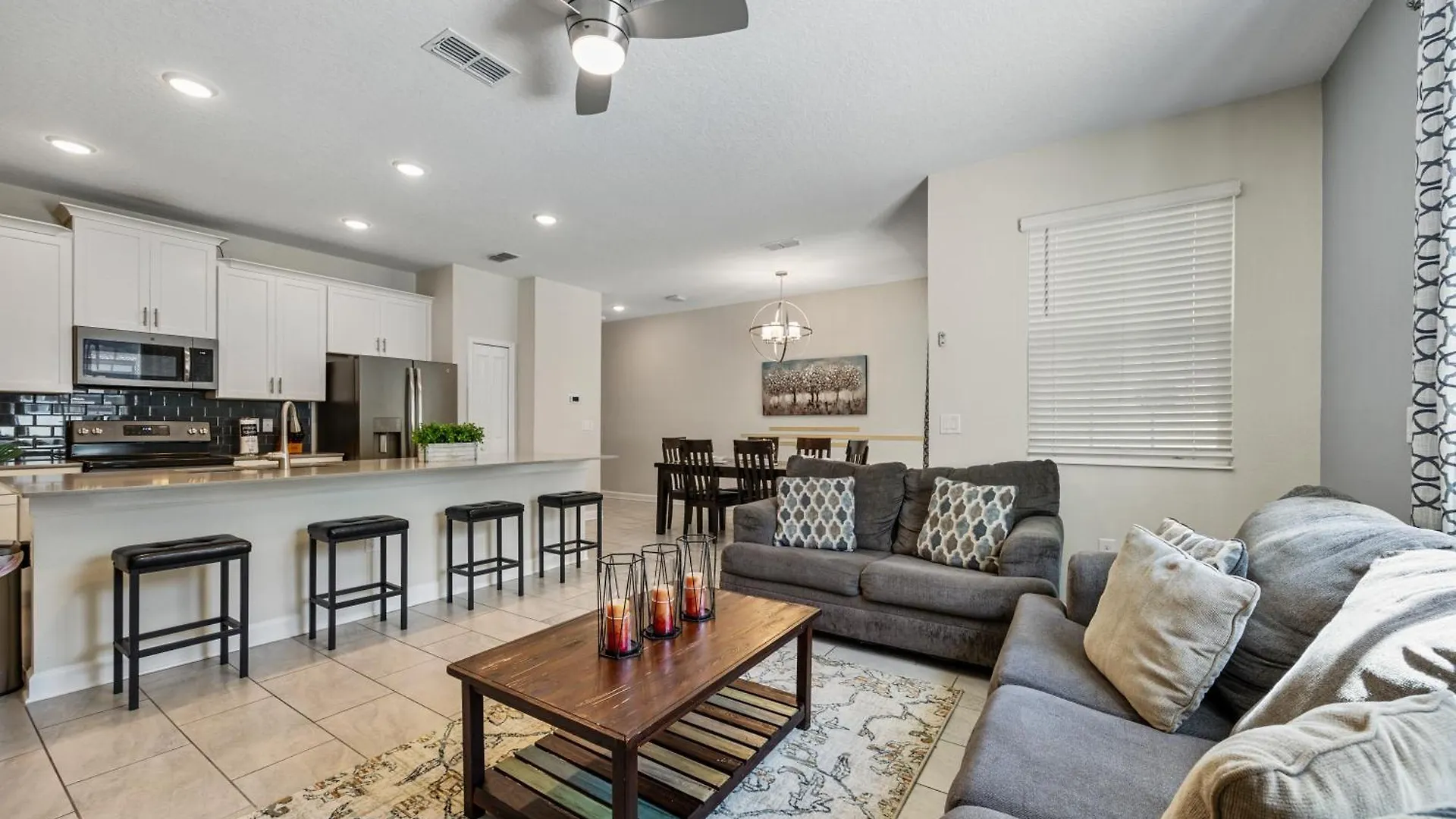 Renewed Luxury Townhouse With Private Pool Holiday home *