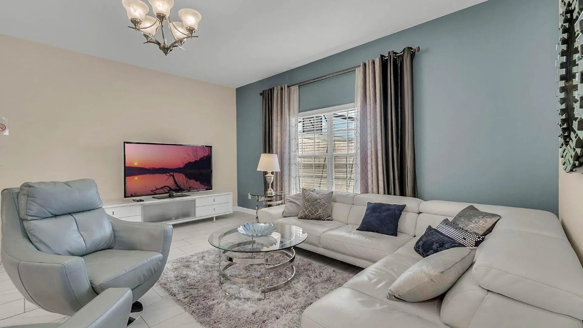 5 Bedrooms - 4 Bathrooms - Storey 3133 Pp * Kissimmee