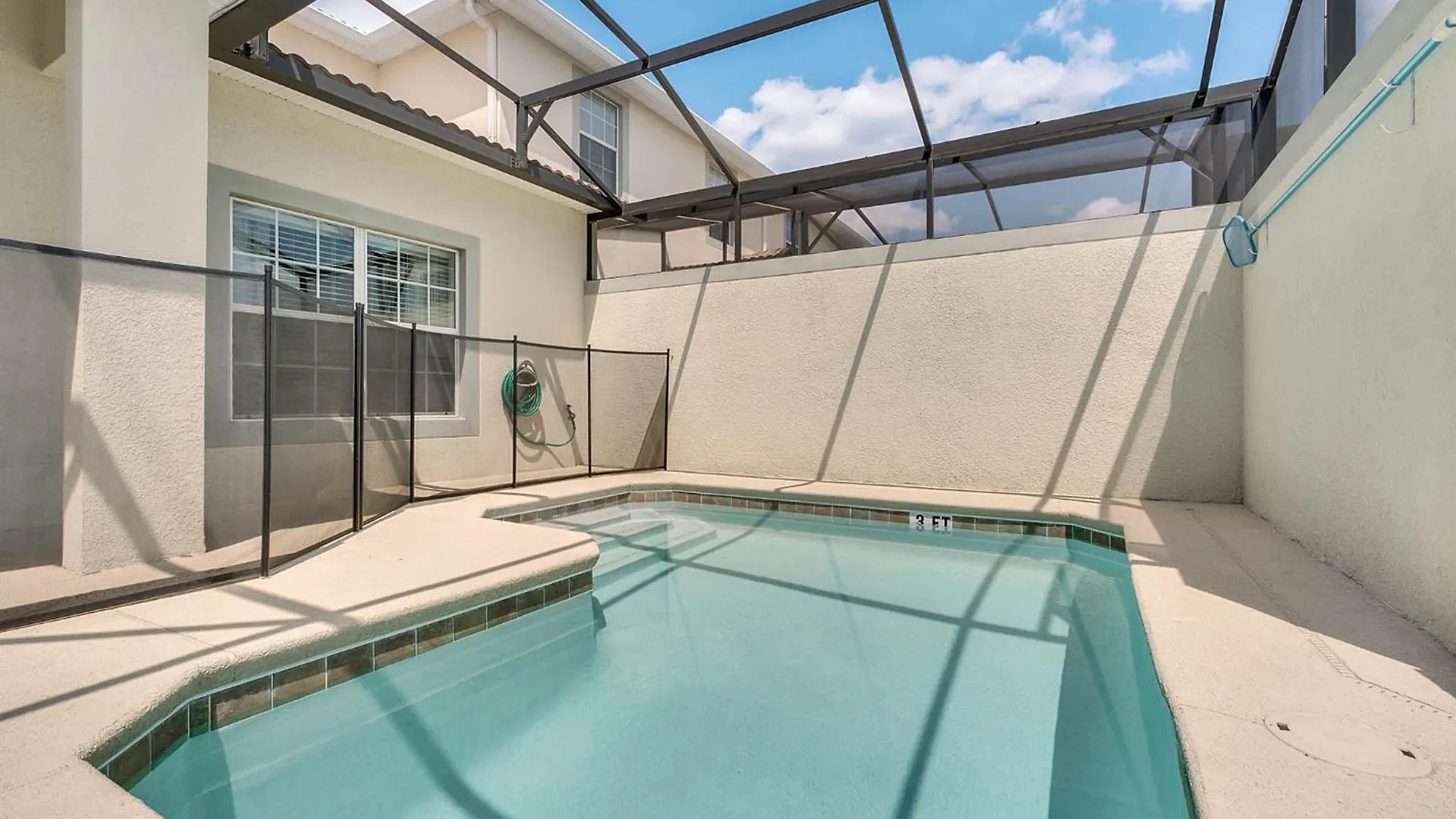 Holiday home 5 Bedrooms - 4 Bathrooms - Storey 3133 Pp