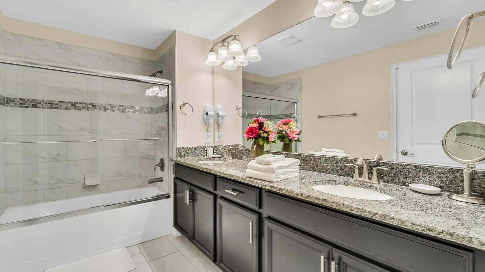 5 Bedrooms - 4 Bathrooms - Storey 3133 Pp