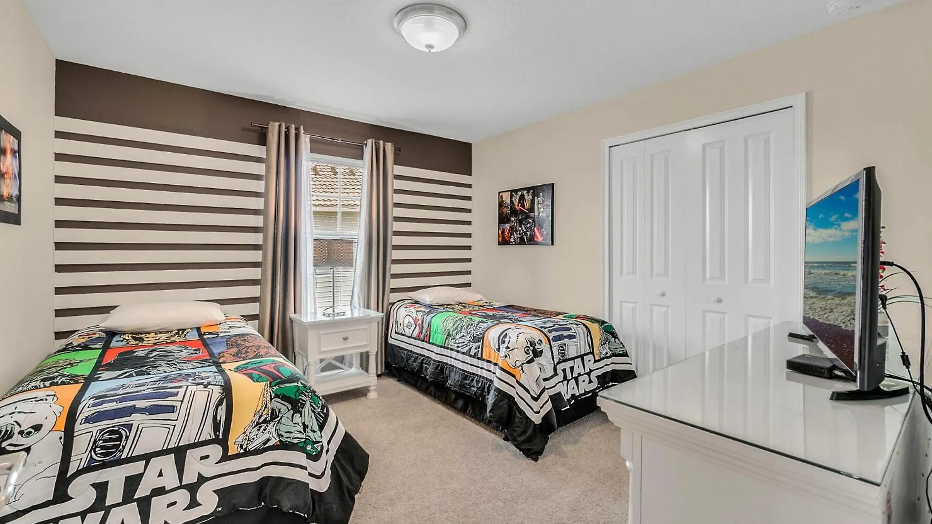 5 Bedrooms - 4 Bathrooms - Storey 3133 Pp