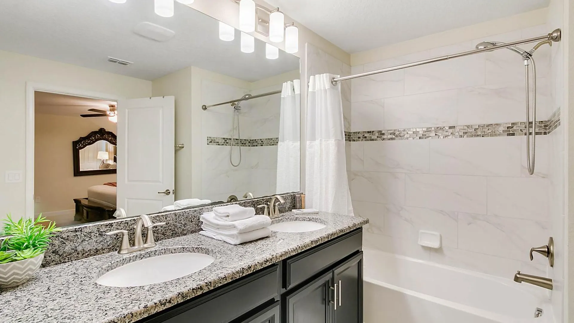 4 Bedroom-3 Bathroom Storey 3056gs Holiday home Kissimmee