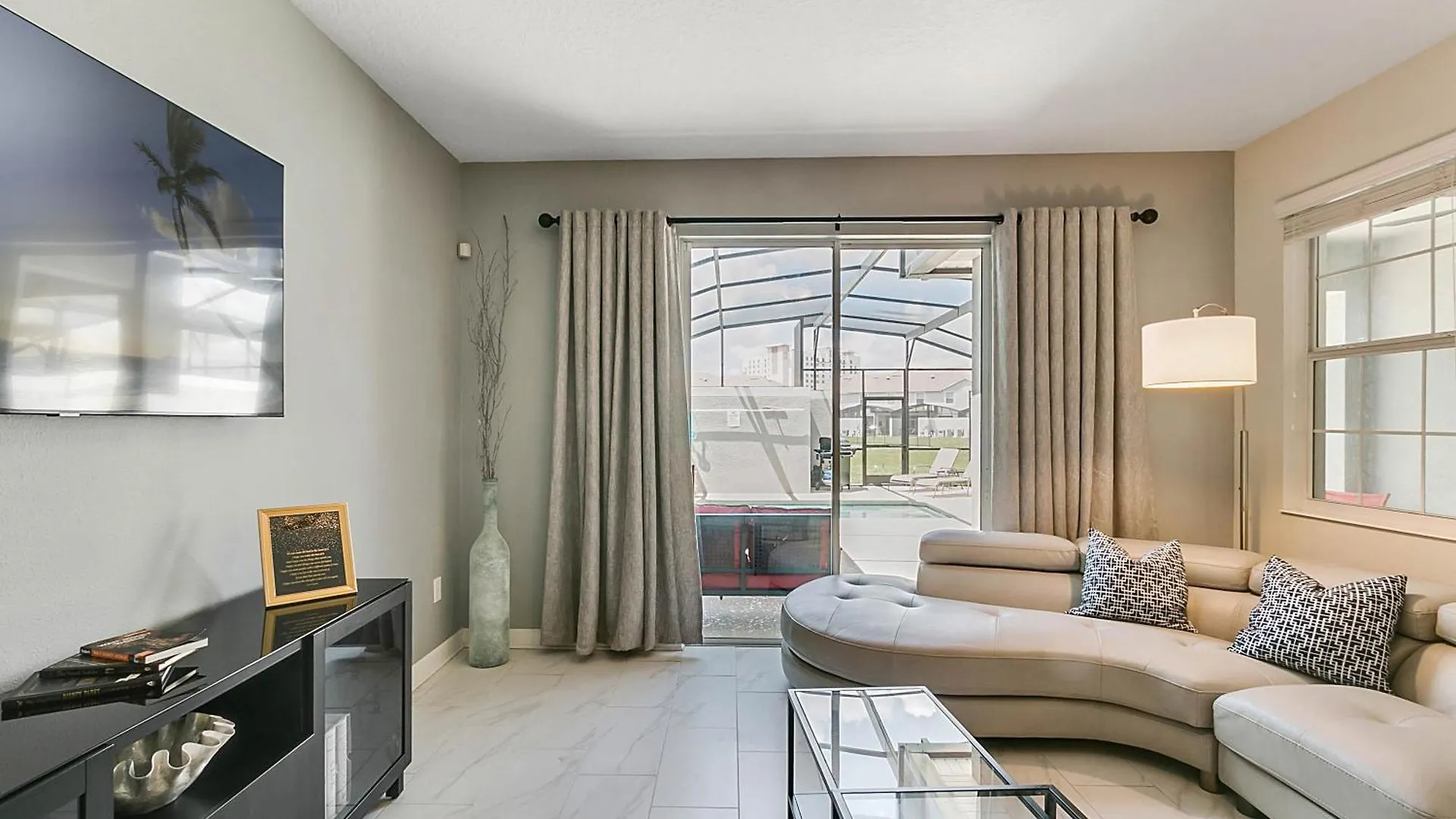 Holiday home 4 Bedroom-3 Bathroom Storey 3056gs