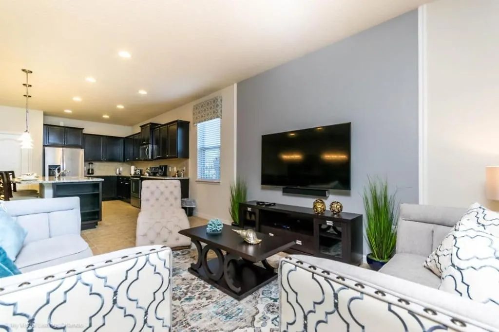 Windsor At Westside 550 By *