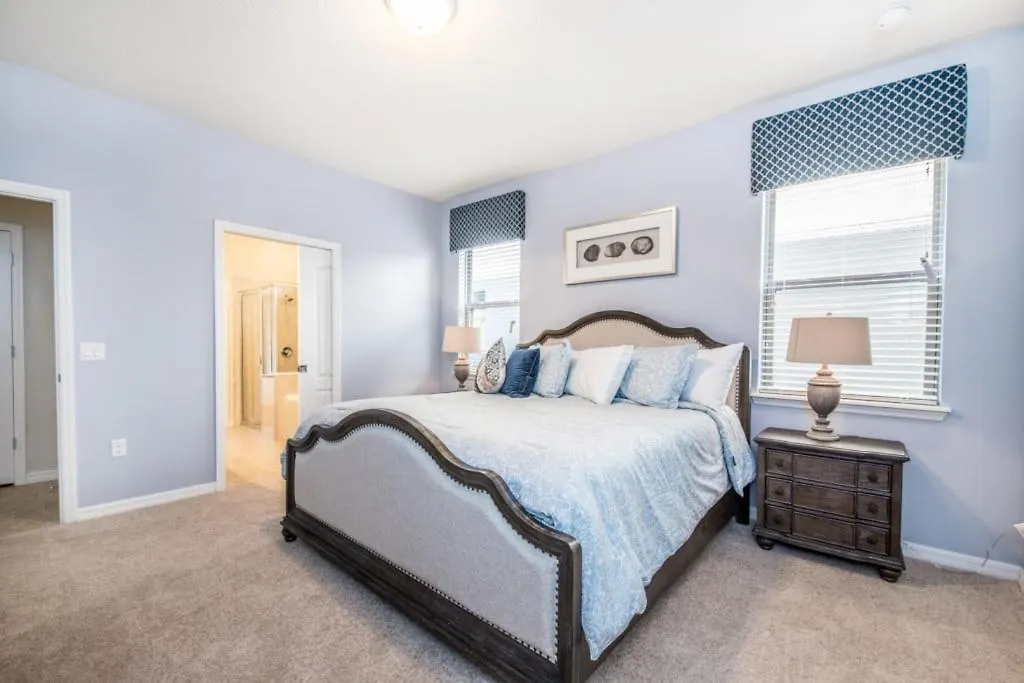 Villa Windsor At Westside 550 By *