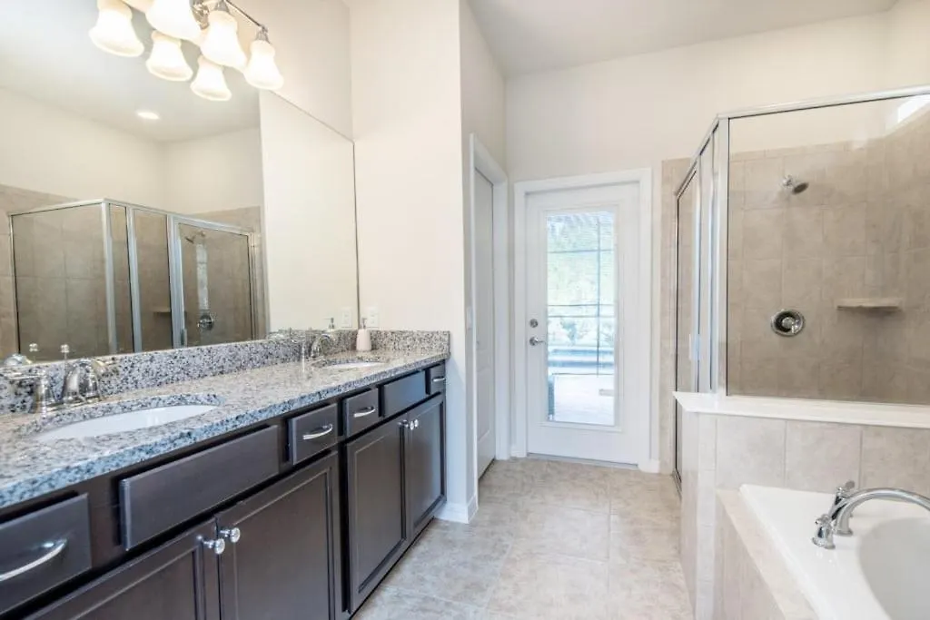 Windsor At Westside 550 By Villa *