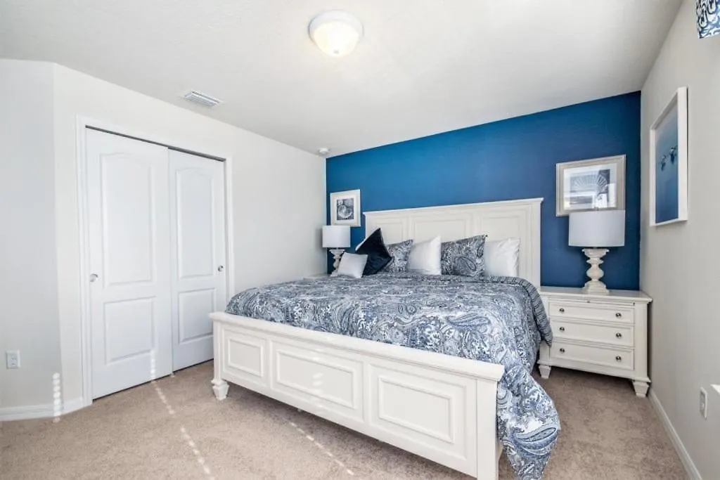 Windsor At Westside 550 By *