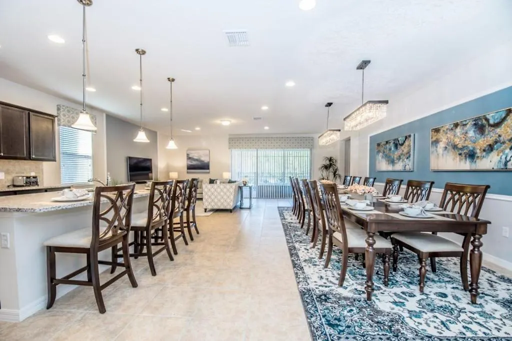 Villa Windsor At Westside 550 By *